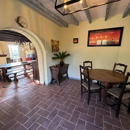 Casa de Férias Maison Entiere Sur Ile Privee, Au Coeur Du Marais De *