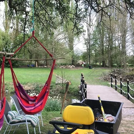 Casa de Férias Maison Entiere Sur Ile Privee, Au Coeur Du Marais De Tilques